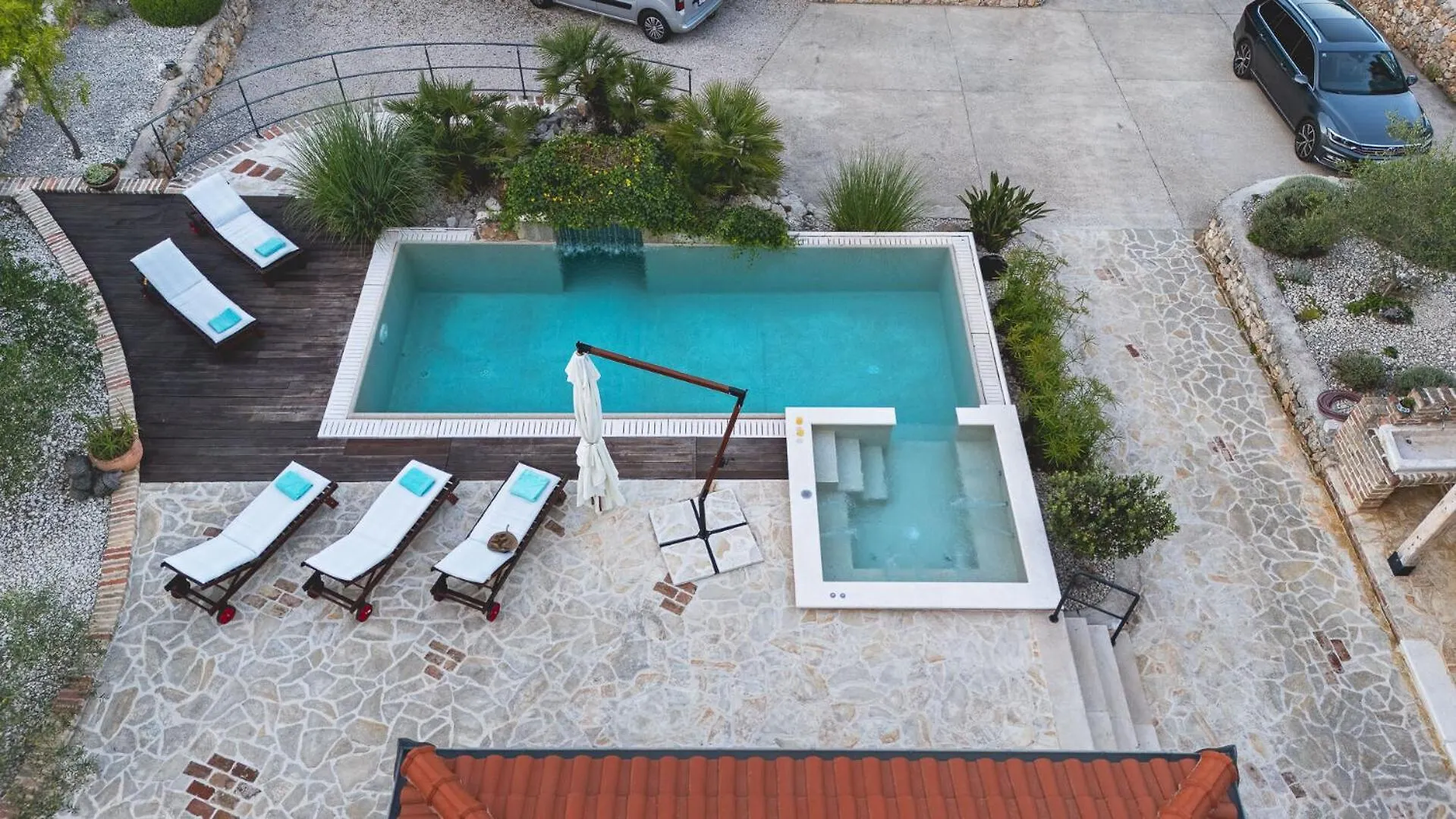 Sutomiscica Villa Island Gem
